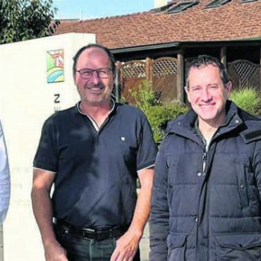 Baugesuch wohl im Herbst - Im Herbst unterzeichneten Pro Natura und die Gemeindevertreter einen Vertrag, sich gegenseitig zu unterstützen und nicht zu behindern. Bild: Archiv