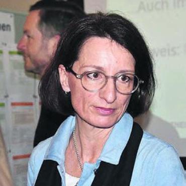 Der Schuh drückt anderswo - Vizeammann Petra Oggenfuss Feldgrill führte durch den Informationsanlass.