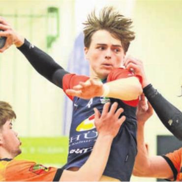 Spiele des Jahres - Noah Ihle (Mitte) von der SG Wohlen Mutschellen. Bild: Jan Gelpke