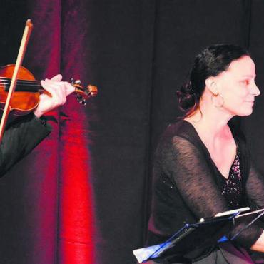 Die Seelen musikalisch berührt - Daniel Kagerer und Rahel Sohn beeindruckten mit ihrem Können. Bild: zg