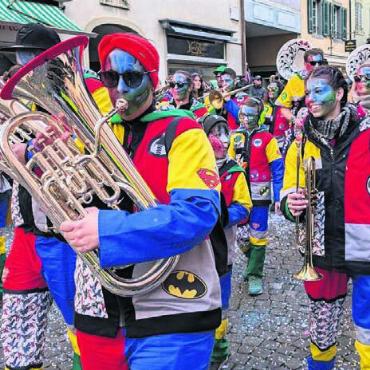 Fantastisches Städtli - Neben dem Musizieren gabs für die Guggen auch ganz viel Grund zum Lachen. Fasnacht macht Freude.
