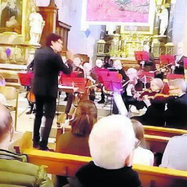 Gelungenes Experiment - Das Orchester Bremgarten in voller Konzentration bei der Aufführung. Bild: aha