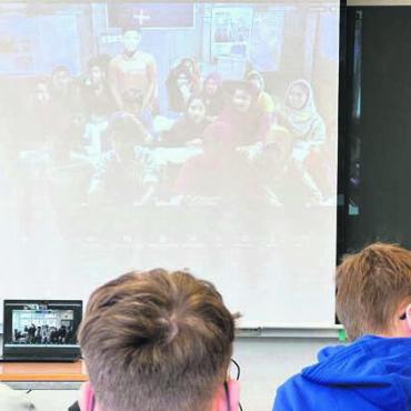 Bremgarten trifft Bangladesch - Bremgarten trifft Bangladesch im Klassenzimmer. Bild: zg