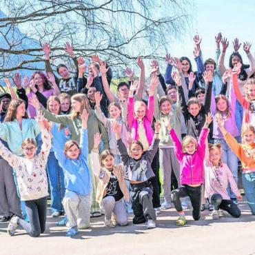 Klangvolle Woche in Charmey - Im Chorlager konnten die Kinder und Jugendlichen nicht nur an Gesangsprojekten feilen, sondern auch einiges erleben. Bild: zg