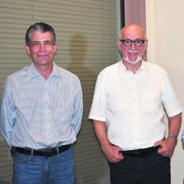 Veränderungen nötig - Sie informierten über den geplanten Zusammenschluss: (von links) Pastoralraumleiter Michael Jablonowski sowie die Kirchgemeindepräsidenten Marcel Huber (Berikon, Rudolfstetten, Bergdietikon), Georges Rey (Oberwil-Lieli) und Franz Rutzer (Eggenwil-Widen). Bild: Erika Obrist