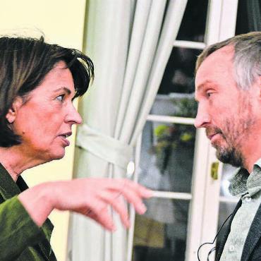 Planen für die Zukunft - Auch nach der Veranstaltung diskutierten nicht nur Alt-Bundesrätin Doris Leuthard und Gemeindepräsident Hans-Peter Budmiger angeregt weiter. Bilder: vaw