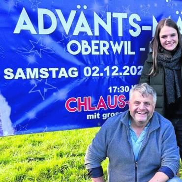 Sieben Stunden Stimmung - Sie freuen sich auf einen besinnlichen Advänts-Märt: (v. l.) Pius und Katja Baggenstos, Pius Imfeld und Stephanie Wyss. Bild: zg