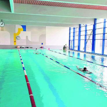 Für die, die es warm mögen - An den Warmwassertagen können die Badegäste in Bremgarten in angenehmer Wassertemperatur vergnügt und entspannt planschen. Bild: Archiv