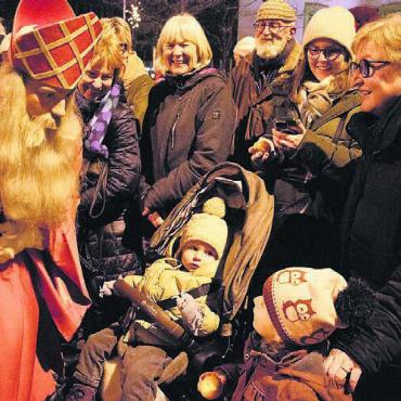 Auf dem Totenbett versprochen - Der Chlausauszug bringt Kinderherzen zum Höherschlagen. Sie können es kaum erwarten, die St. Nikoläuse endlich zu sehen.