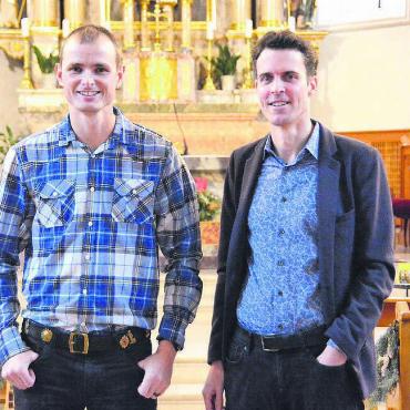Über die Konfession hinaus - Claudio Gabriel, Seelsorger der katholischen Kirche, und Reto Studer, Pfarrer der reformierten Kirche Kelleramt (von links), planen im neuen Jahr ein besonderes Weihnachtsfest. Bild: Celeste Blanc