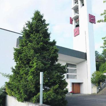 Sanierungsprojekt und Wahlen - Die Kirche Rudolfstetten ist eines von vier Gebäuden, das energetisch saniert wurde. Bild: Archiv