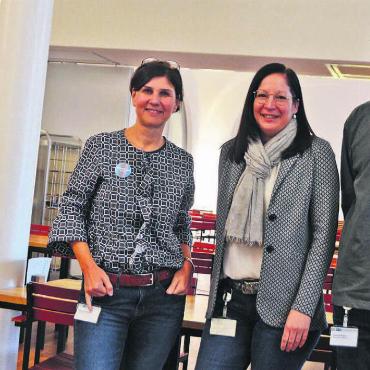 Das viele Gute sichtbar machen - Sie sind überzeugt, mit dem Arbeitgeberversprechen auf dem richtigen Weg zu sein, von links: Direktorin Margit Schneider, HR-Leiterin Verena Rey und Thomas Weber, Leiter Marketing. Bild: Annemarie Keusch