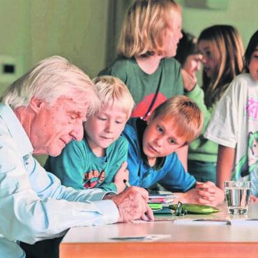 Unter dem Himmelszelt - «Typisch Emil», ein bewegender Film über Mut, Liebe und den ständigen Drang zur Weiterentwicklung. Bilder: pd