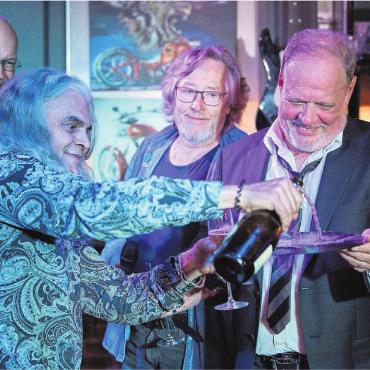 Blues-Album getauft - Eric St. Michael (links) fungierte als Taufpate für das neue Album von Renato Rocchinotti (rechts).
Bild: zg