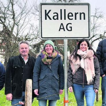 Noch mehr Kitt ins Dorf bringen - Das OK der zweiten Challerer Chilbi, von links: Ruedi Mosimann, Peter Bütler, Patricia Trachsler, Luigia Giroud, Andy Meier und Präsident Marcel Hohl. Bilder: zg