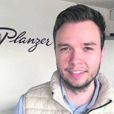 Lounge zum Lernen und Chillen - Michael Haas ist Berufsbildner für den Standort Villmergen und stolz auf seine Lernenden, die bei der Gestaltung des neuen Ausbildungsraums mitgeholfen haben.