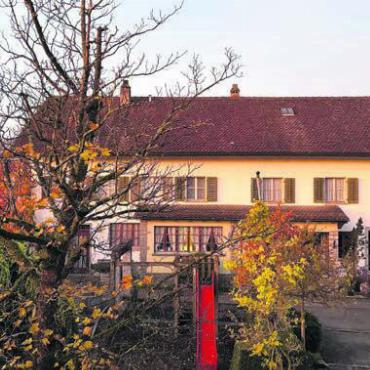 Aus Liebe zur Natur - Der Steindlerhof am Mythenweg 2, der Standort der heutigen Emil Huber AG. Ihn konnte Emil Huber vor 60 Jahren übernehmen.