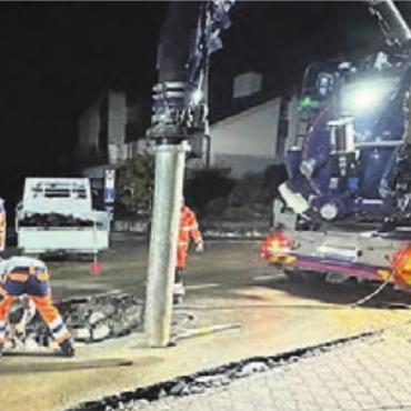 Wasserleitung gebrochen - Nächtlicher Einsatz: In der Nacht auf Dienstag kam es zu einem Leitungsbruch.