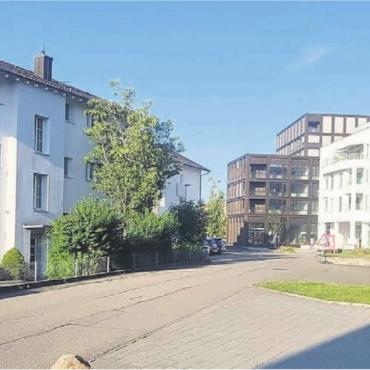 Finale Runde im Gange - Im Bereich der Mutschellerstrasse soll auf drei Parzellen drei- statt viergeschossig gebaut werden dürfen. Bilder: zg