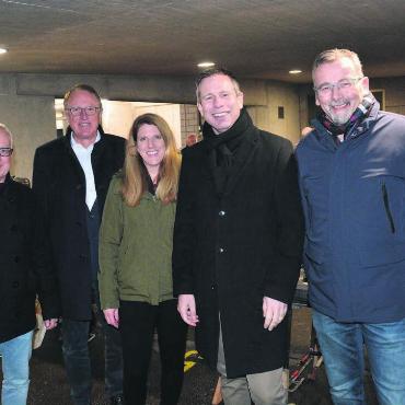 Grosses Interesse - In Widen gaben die Gemeinderäte Beat Giger (links) und Fabienne Rousselot bekannt, dass sie für keine weitere Amtsperiode kandidieren. Für die frei werdenden Sitze kandidieren jetzt fünf Personen. Bild: Archiv