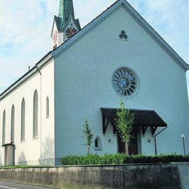 Mehrfach nachgeschöpft - Die Spaghettata fand nach dem Gottesdienst statt. Bild: Archiv