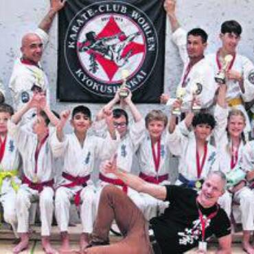 Erfolgreich am Cup des «Spirit» - Die Delegation des Karate-Clubs Wohlen am 2. Seishin-Cup in Seuzach. Bild: zg
