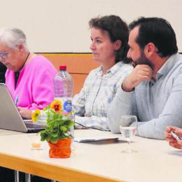Die «Zeichen der Zeit» erkennen - Die Kirchenpflege der katholischen Kirchgemeinde Lunkhofen um Präsidentin Myriam Bürgisser (5. v. l.). Bild: tst