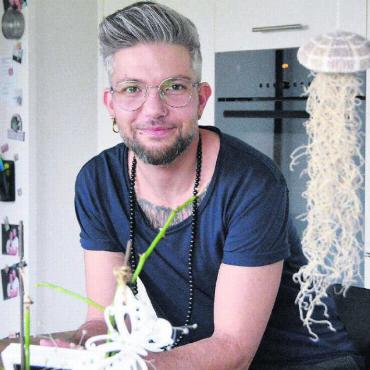 Für ein Leben in Freiheit - Unsicherheiten und Schmerzen prägen auch heute noch Pasquale Elmigers Alltag. Doch in Uezwil hat er sich eine Oase geschaffen, wo er zur Ruhe kommen kann. Bild: Celeste Blanc