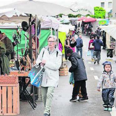 Regen vermiest Geschäft - Das Wetter lud nicht gerade zum Marktbummel ein. Bild: mo