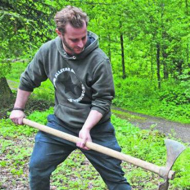 Das bleibt in Erinnerung - 13. Mai: Am Eggenwiler Waldumgang konnten Eltern ihrem Nachwuchs Geburtenbäume pflanzen.