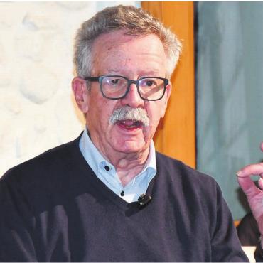 «Ökologischer Wahnsinn» - Wählte klare Worte: Martin Killias, Präsident des Schweizer Heimatschutzes, referierte über bedrohte Ortsbilder. Bild: Daniel Marti