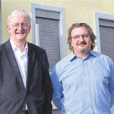 Geht nicht ohne mehr Steuern - Ammann Peter Hochuli (l.) und Gemeinderat Dominique Tschudin. Bild: ake