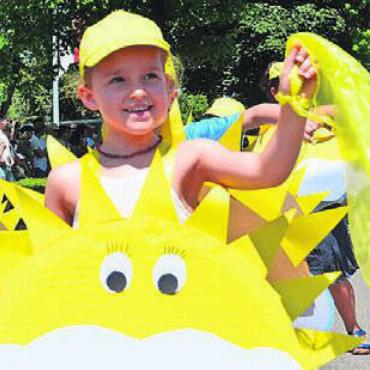 Heimatliebe gefestigt - Die Kinder strahlten mit der Sonne regelrecht um die Wette.