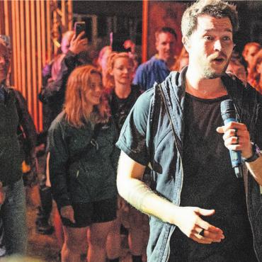 Reichlich Gänsehautmomente - Die Sounds-of-Garden-Besucherinnen und -Besucher konnten Zian hautnah erleben. Der Schweizer Sänger überzeugte mit seinem Auftritt. Bilder: Stefan Hotz