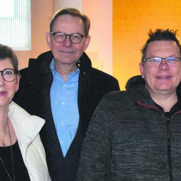 Noch mehr zusammenrücken - Sie machen sich stark für die gemeinsame Zukunft der katholischen Kirchgemeinden Künten, Bellikon, Stetten und Rohrdorf: (v. l.) Pia Gribi, Stephan Schibli und Florian Zimmermann. Bild: Roger Wetli