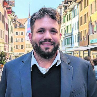 «Will Verantwortung übernehmen» - Claudio Müller fühlt sich in Bremgarten fest verankert und etabliert. Auch deshalb rechnet er sich Wahlchancen auch jenseits der SVP-Basis aus. Bild: huy (Archiv)
