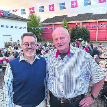 Zu Ehren der Schweiz - Festredner Ralph Huggel (links) und Gemeindeammann Michael Weber.