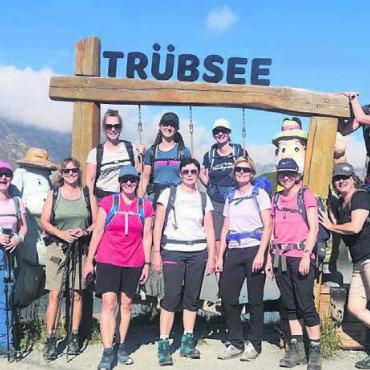 Bei herrlichem Panorama - Vom Trübsee starteten die Boswiler Turnerinnen ihre zweitägige Wanderung. Bild: zg