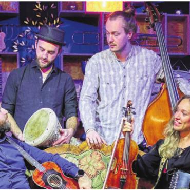 Mitreissende Melodien - Die Gruppe New Balkan Folk tritt im Kellertheater auf. Bild: zg