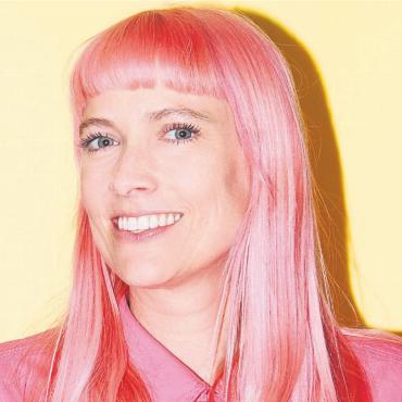 Spekulatives Leben auf Planet Pink - Bei Nici Josts Kunst dreht sich alles um die Farbe Pink. Jetzt hat sie zusammen mit Nadine Friedel künstliche Lebewesen geschaffen. Bild: Thomas Schibli