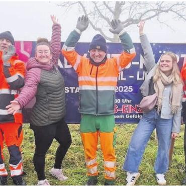 Advänts-Märt mit Chlauseinzug - Das OK Advänts-Märt freut sich auf die Besucher, um sich mit ihnen in die erste Adventsnacht einzustimmen. Bild: zg