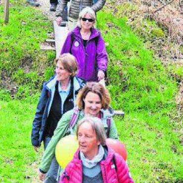 Sich anders begegnen - Das «FrauenWandern» führte ins Jonental. Bild: rwi