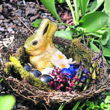 "Frohe Ostern" - mal anders - Neben den ermordeten Personen fanden die Ermittler jeweils ein Osternest, dessen Bedeutung sie verstehen wollten. Bild: Monica Rast