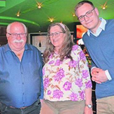Schlappe für den Gemeinderat - Lieni Füglistaller, Yvonne Jenny und Yves Blülle freuen sich über den Sieg.