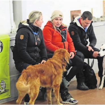 Schatzsuche der anderen Art - Es blieb am Turnier genügend Zeit, sich mit anderen Hundebesitzern auszutauschen.