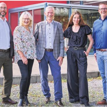 Mit Blick nach vorne - Sie stellen sich in der bisherigen Konstellation zur Wiederwahl: Vizeammann Boris Sommer, Gemeinderätin Gabriela Bereuter, Gemeindeammann Daniel Stark, Gemeinderätin Natascha Brunold und Gemeinderat Reto Knecht. Bild: zg