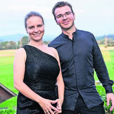 «Das wird ein toller Sommer» - Der erste Boswiler Sommer unter ihrer künstlerischen Leitung steht an. Julia Fischer und Benjamin Nyffenegger sind voller Vorfreude – wenn auch hie und da gepaart mit etwas Nervosität. Bilder: zg