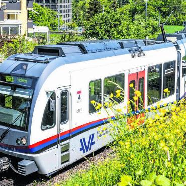 Teilweise Busse statt Bahn - Die BDB wird auf verschiedenen Strecken zwischen Wohlen und Dietikon im Juli nicht fahren. Bild: pd