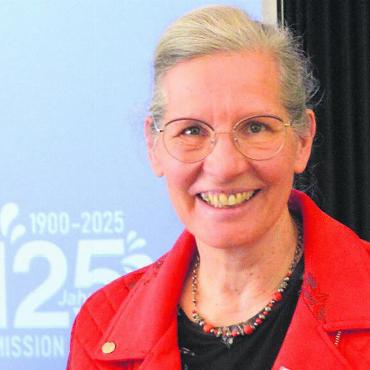 Beinahe zerbrochen - Beatrice Hauser steckte am Frühstückstreff in Widen die Zuhörer mit ihrer positiven Haltung an. Sie erzählte, ihren Frieden mit sich gefunden zu haben. Bild: rwi