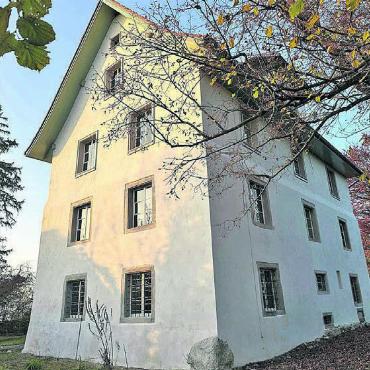 Dem Kapf eine Zukunft geben - Auch von aussen erstrahlt der Kapf in neuem Glanz – die Fassade wurde erneuert, das Fachwerk in den oberen Geschossen ebenfalls.